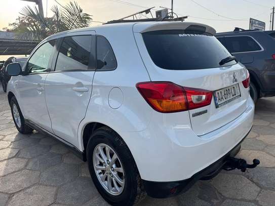 Mitsubishi RVR image 7