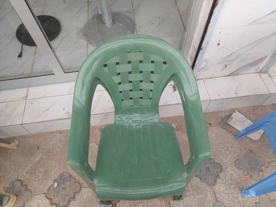Chaise en plastique image 6