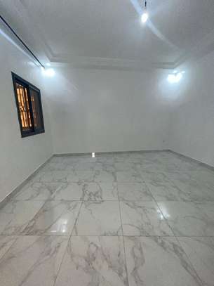 Grand et lumineux F4 aux Almadies image 7