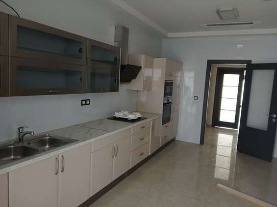 MAGNIFIQUE APPARTEMENT 03 AU POINT E image 4