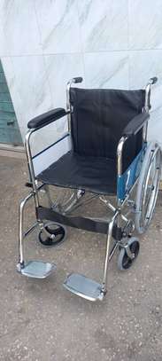 Fauteuil roulant neuf image 3