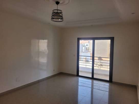 Trois chambres à louer par mois image 1