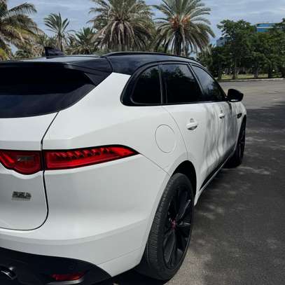 Jaguar  Modèle:F-pace R-sport  Année:201 image 12