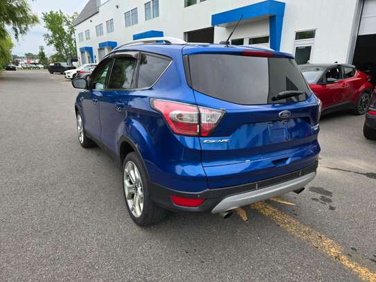 Ford Escape image 5