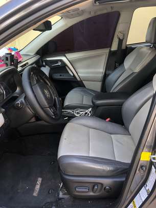 Location Toyota RAV4 Limited image 5
