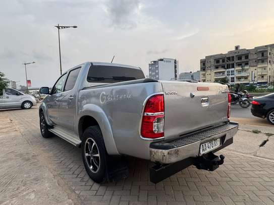 TOYOTA HILUX 2015 image 8