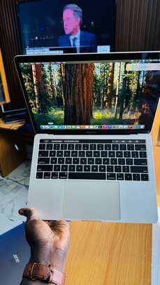 MacBook Pro 2019 - i7 - SSD 512/Ram16gb image 8