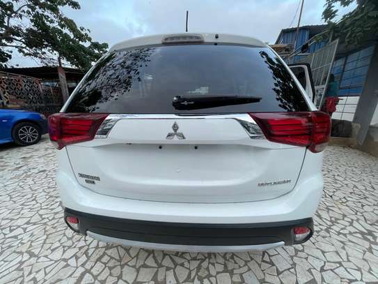 MITSUBISHI OUTLANDER 2016 image 7
