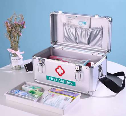 Boîte à pharmacie image 2