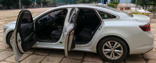 LOCATION DE RENAULT SM6 image 2