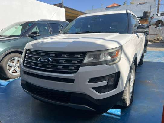 Ford explorer image 7