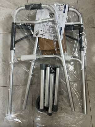 Déambulateur neuf image 2