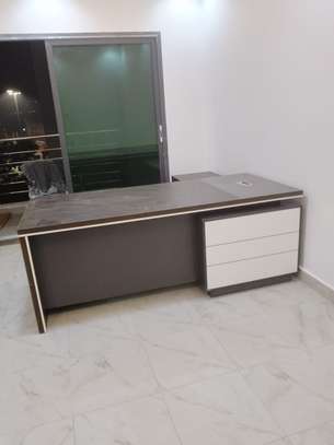 TABLES BUREAU+ RETOUR+ CAISSON (VENANT ALLEMAGNE) image 10