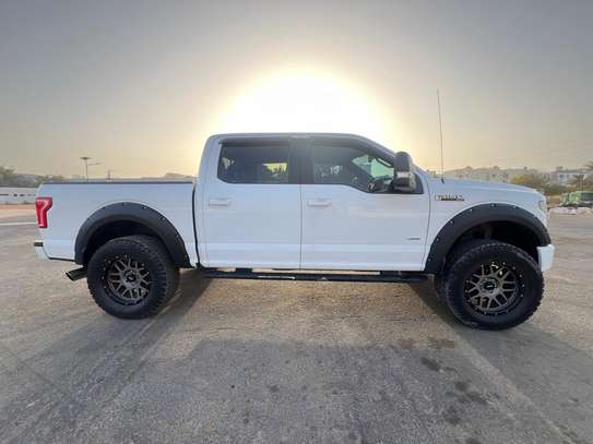 FORD F-150 – Surélevé, robuste et prêt à tout ! image 1