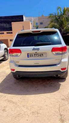 Jeep Grand Cherokee image 3