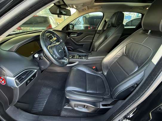 Jaguar F-Pace Sport essence Full options image 5