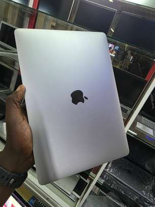 Macbook Pro 2020 image 2