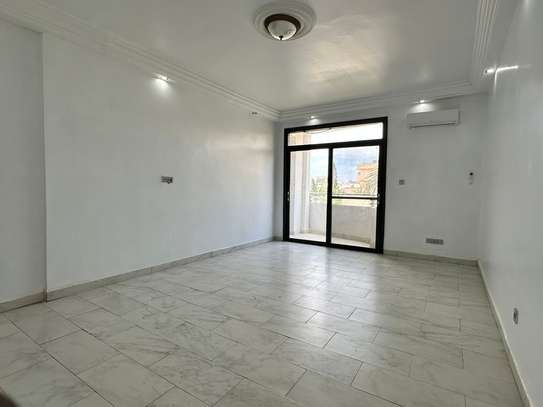 Appartement f4 à louer aux almadies image 3