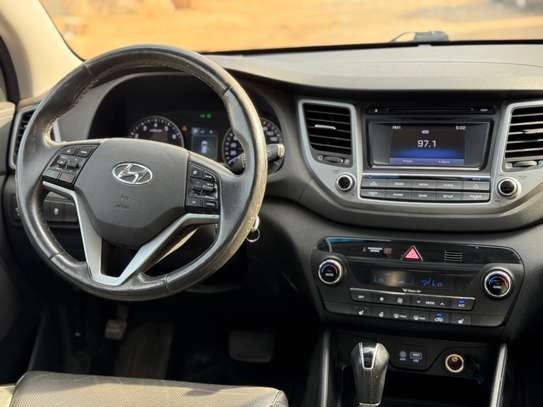 Hyundai Tucson 1.6L essence  2017 image 13