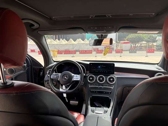 Mercedes GLC 300 4MATIC Coupé Pack AMG 2022 image 3