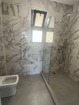 APPARTEMENT AUX MAMELLES image 8