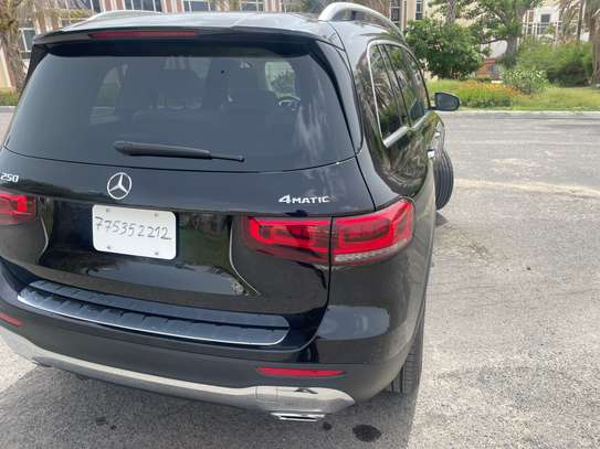 Mercedes GLB 250 image 6