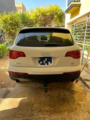 Audi Q7 2009 image 9