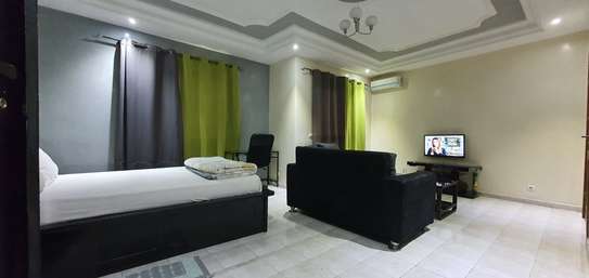 STUDIO F1 BOUYGUES MEUBLE A SACRE COEUR 3 VDN image 2