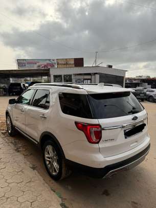 Ford Explorer 2017 image 2