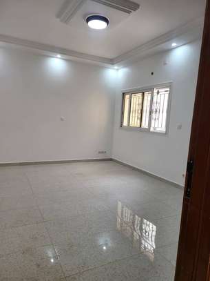 Villa F6 R+1 à Mermoz image 6