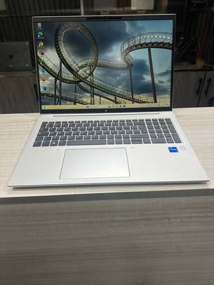 HP EliteBook 860 G10 Core i5 13e Gen image 4