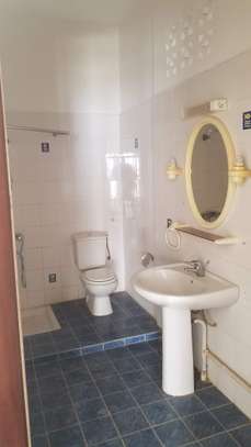 Duplex à louer aux Almadies image 6