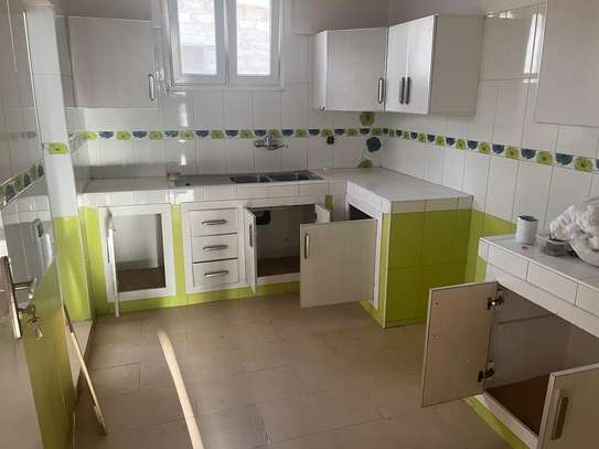 Appartement f4 à louer au mamelles image 5