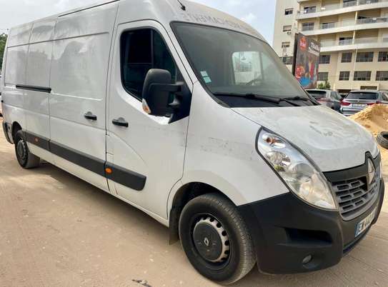 Renault Master fourgon utilitaire grand volume blanc image 4