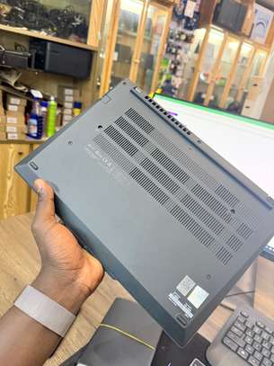 Écran portable 14" Full HD USB-C noir compact image 3