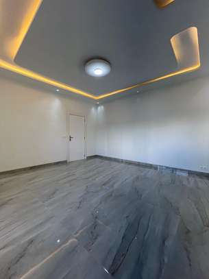 Appartement F4 à louer au Point E image 15