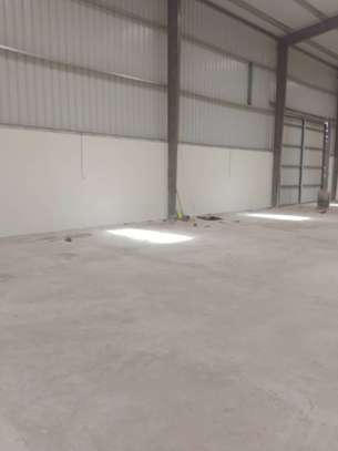 HANGAR A LOUER 2500M2 SEBIKOTANE image 4