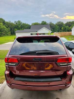 JEEP GRAND CHEROKEE image 1