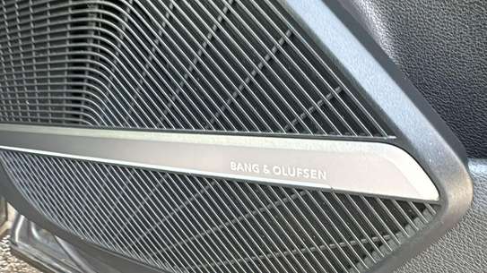Audi Q5 S Line image 14