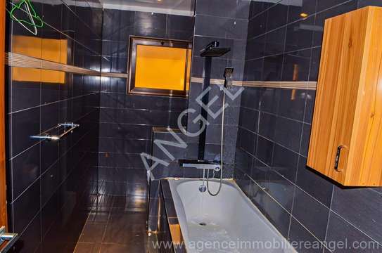 Appartement  vide à louer aux Almadies image 3