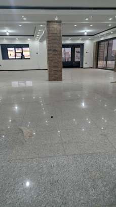 A loué un grand show toum de700m2 image 6