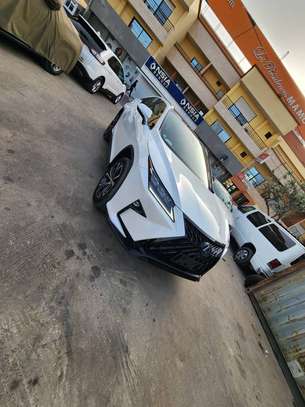 Lexus RX 2020 image 4