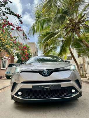 TOYOTA C-HR 2019 image 10