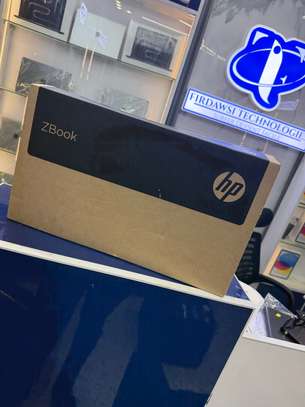 HP ZBook 8 G1i 14” (2025) Intel core Ultra 5 Neuf image 4