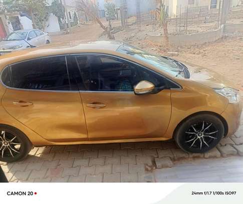 Peugeot 208 image 3