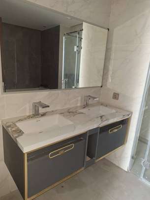 F4 3 chambres salon aux almadies vers king fath palace image 6