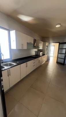 APPARTEMENT HAUT STANDING À VENDRE/À LOUER AUX ALMADIES image 7