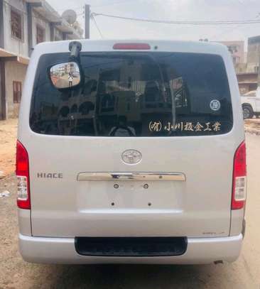 Toyota hiac Automatic Diasel image 12