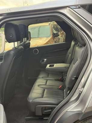 Land Rover Discovery 2018 image 9