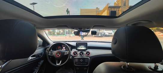 MERCEDES GLA 200d image 8